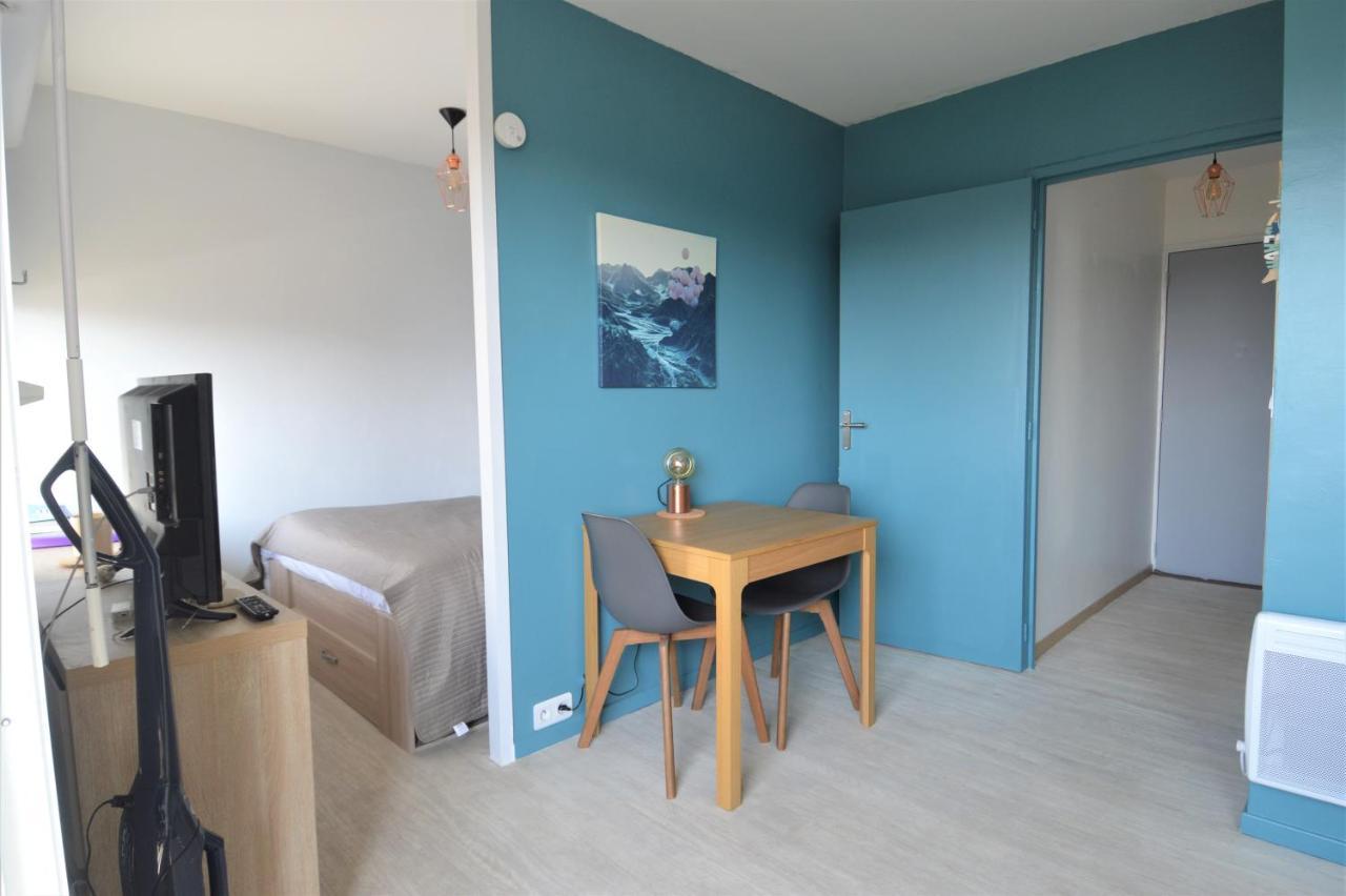 クルル・シュル・メールStudio Avec Chambre - Balcon Et A 20M De La Merアパートメント エクステリア 写真